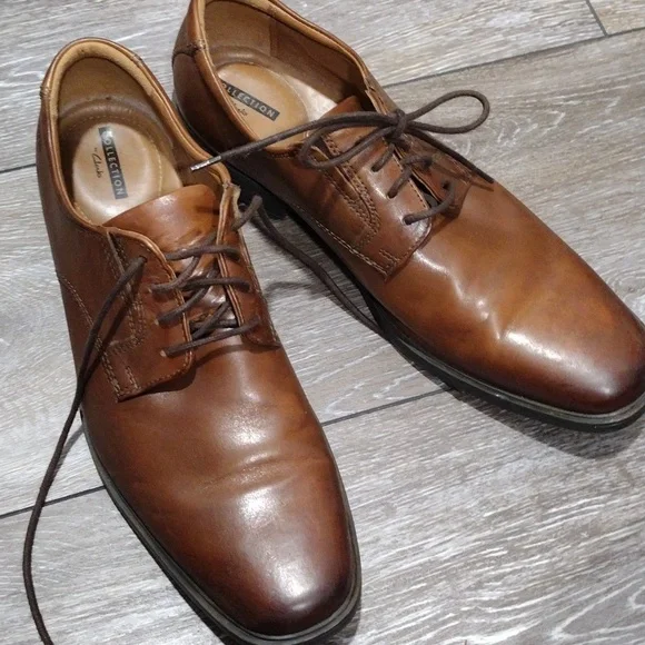 Clarks | Shoes | Clarks Brown Leather Oxfords Size 9 | Poshmark display picture 1